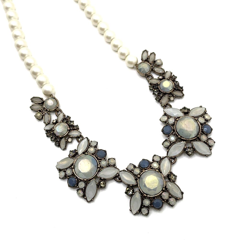 ANN TAYLOR Faux Pearl Rhinestone Flower Statement Necklace Blue 18" - 21"